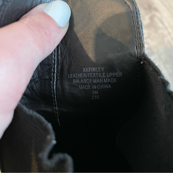 KENDALL & KYLIE Finley Bootie Black Leather Pointed Toe Heeled Ankle Boot - Picture 12 of 12